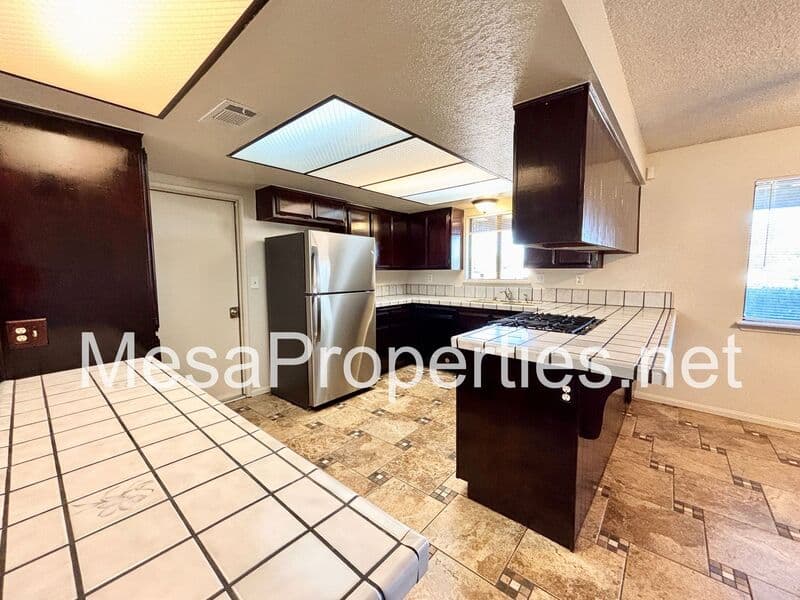 Hesperia House: 15019 Spruce St.