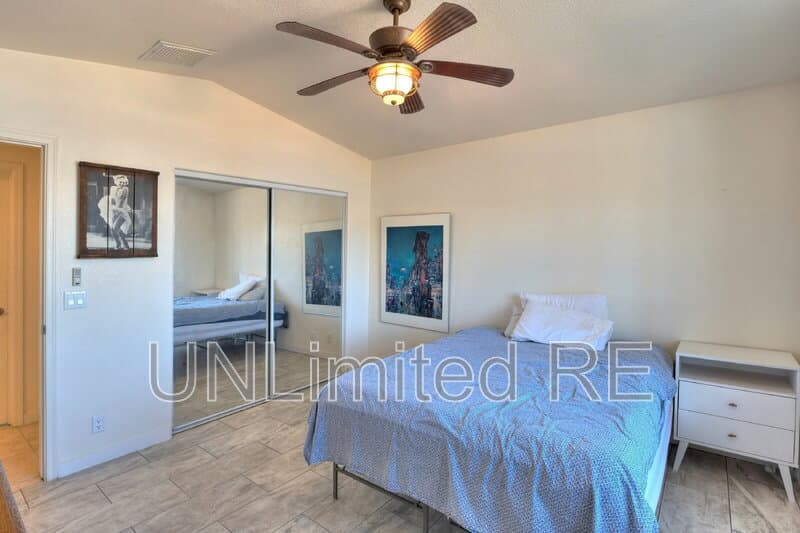 Lake Havasu City House: 304 Acoma Blvd S