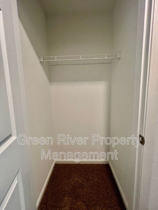 Middleburg House: 827 Rivertree Place