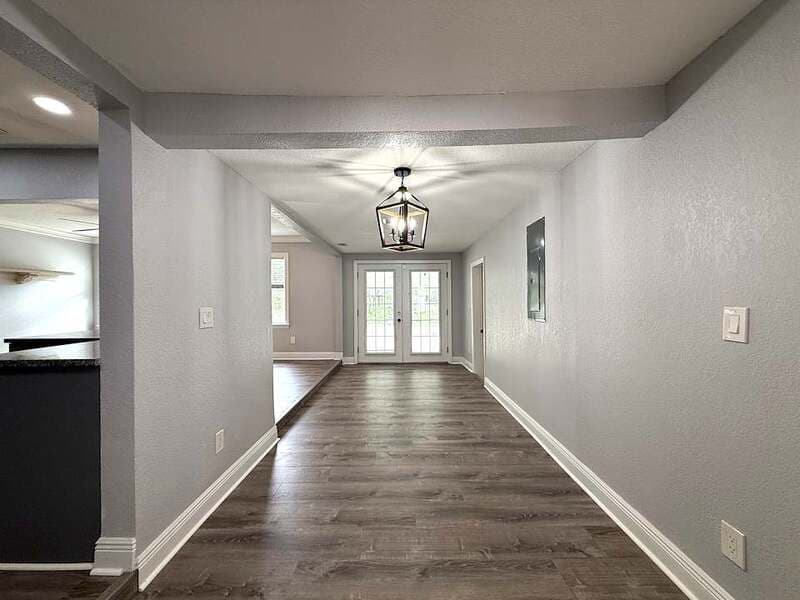 Tampa House: 3217 West Hartnett Avenue