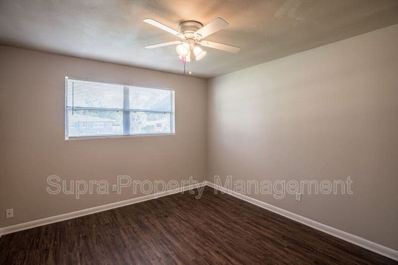Jacksonville House: 6722 Frye Ave