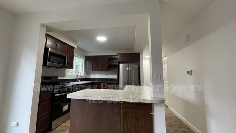 Covington House: 26415 Timberlane Dr SE