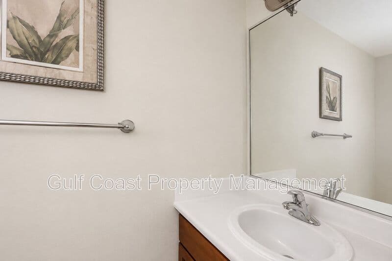 Bradenton House: 6945 74th Street Circle East