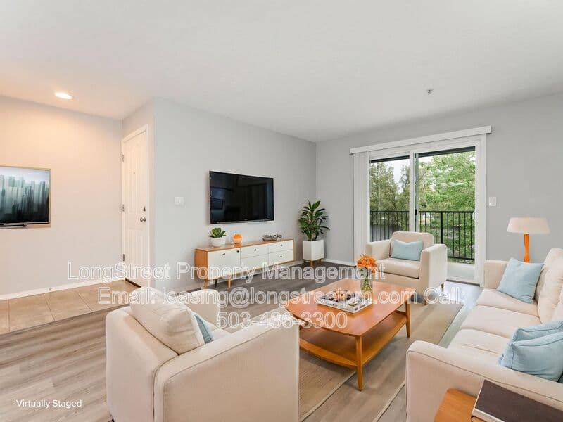 Portland Apartment: 8310 SE Rhine St