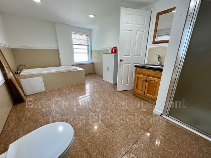 Philadelphia House: 412 N 32nd St