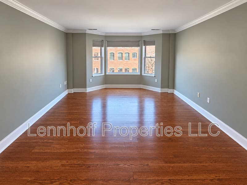 Salem Condo: 289 Essex Street - 305