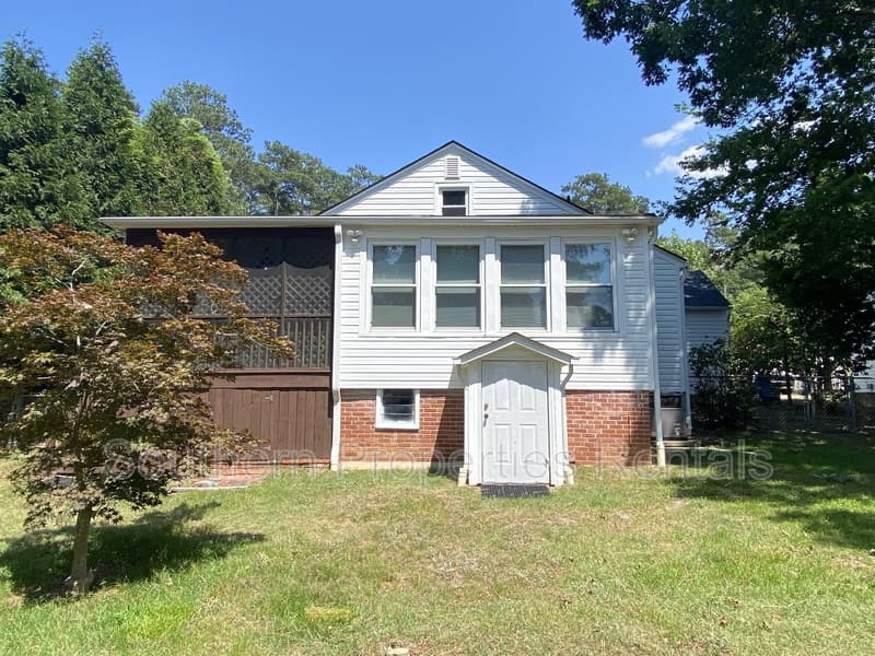 Fayetteville House: 807 Cape Fear Avenue