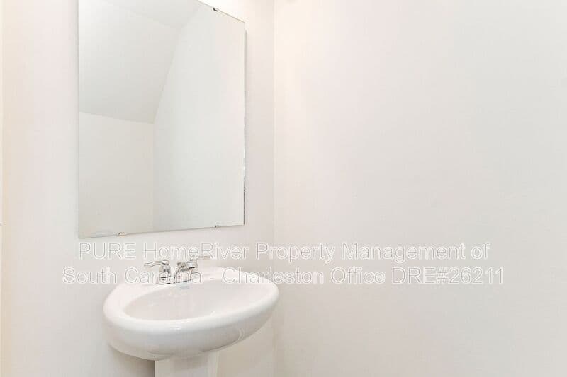 Summerville House: 1305 Scarlett Maple St