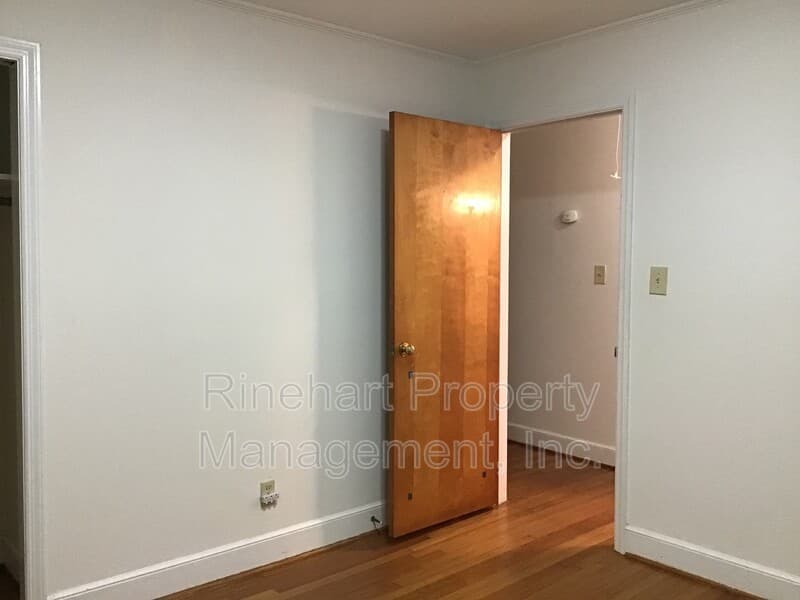 Rock Hill House: 1232 Melrose Drive