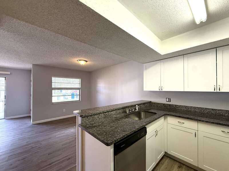 Brandon Condo: 3202 Bloomingdale Villas Court -3202
