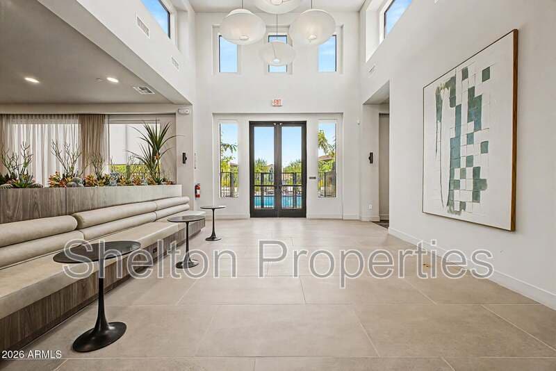 Phoenix Townhome: 2121 W Sonoran Desert Dr, Unit 124