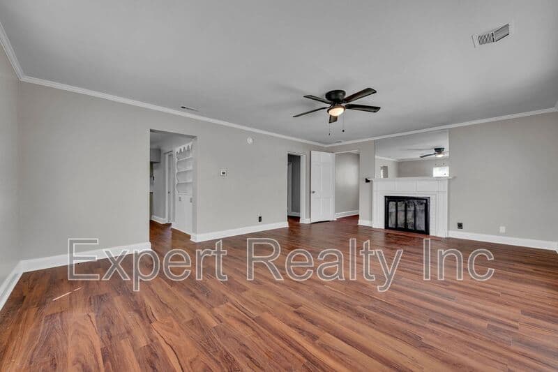 Birmingham House: 7420 Sparta Ave