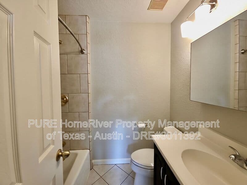 Austin Condo: 909 Hill Wood Dr #A