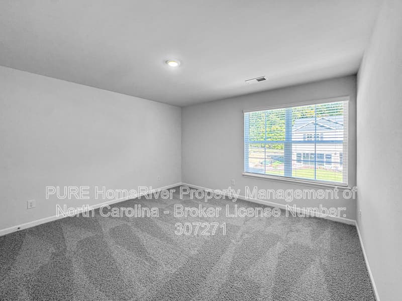Winston Salem House: 4872 Mount Hope Dr
