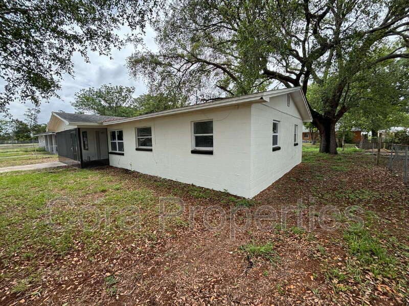 Lake Wales House: 2436 Lilly Street