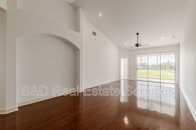 Lakeland Condo: 447 Enclave Place