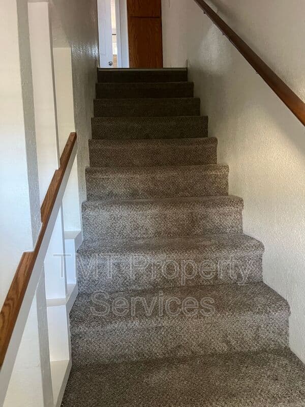Sacramento House: 376 Morrison Avenue