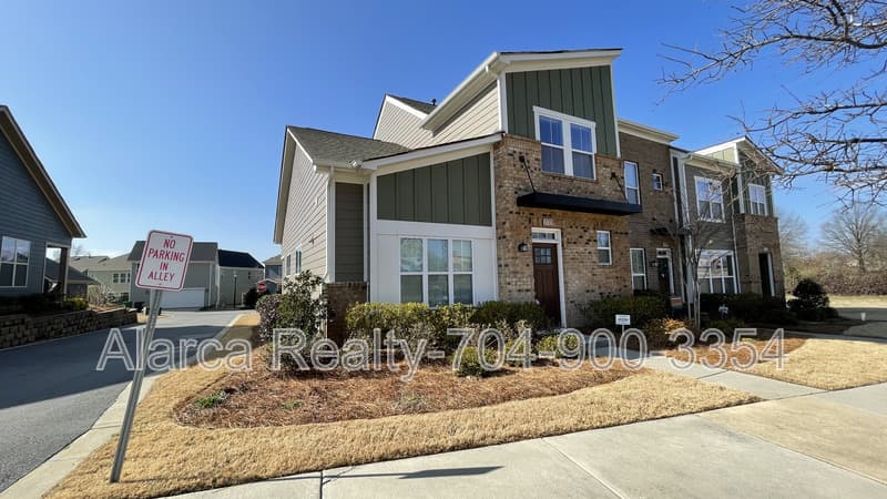 Charlotte Townhome: 2723 Tranquil Oak Pl