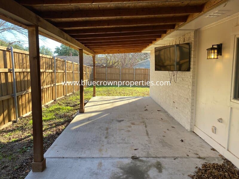 Carrollton House: 2032 Kings Road