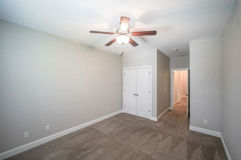 Richmond Hill House: 160 Lake Lily Drive