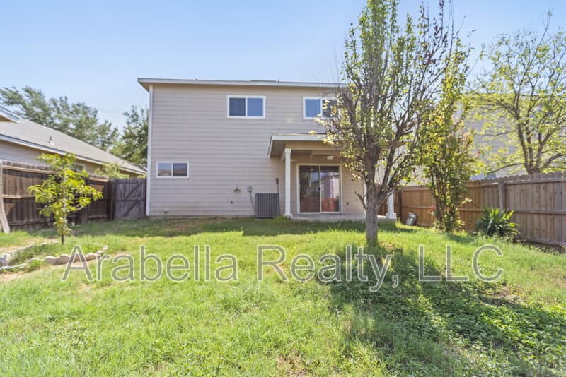 San Antonio House: 335 Cedron Chase