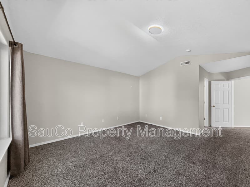 Hillsboro House: 255 Northeast 74th Avenue