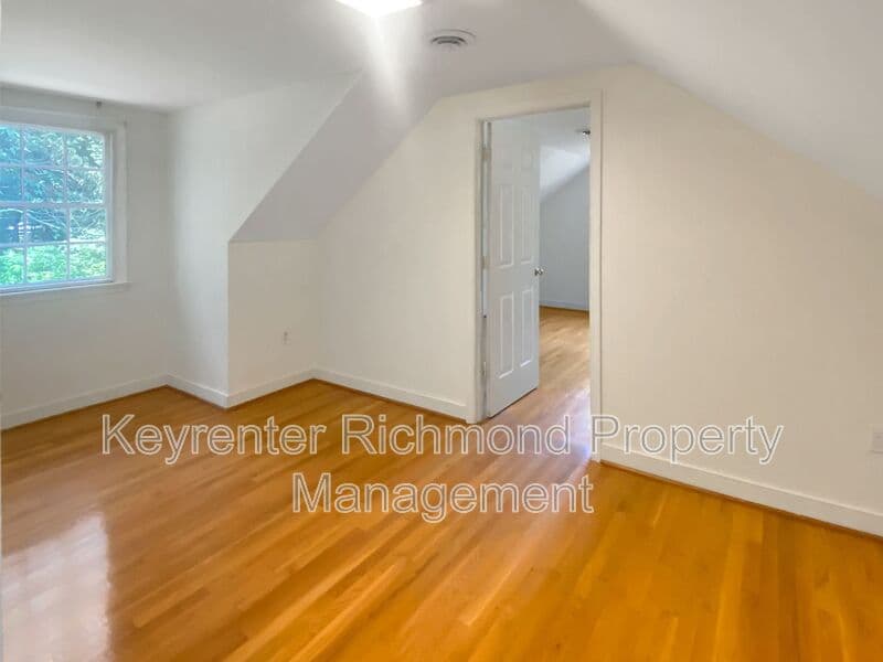 Chesterfield House: 9310 Redbridge Road
