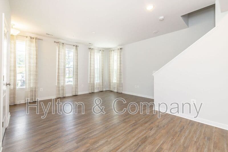 Richmond Townhome: 5920 Whitehurst Ln