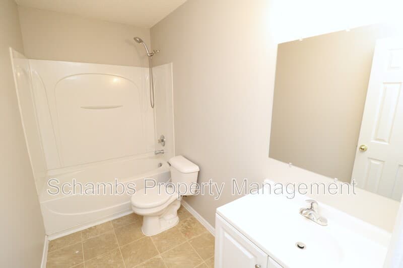 Durham House: 5 Bellmore Ct