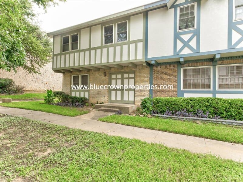 Arlington House: 462 Westview Terrace