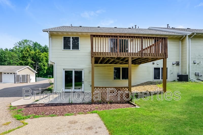 Hastings Condo: 622 Pleasant Drive