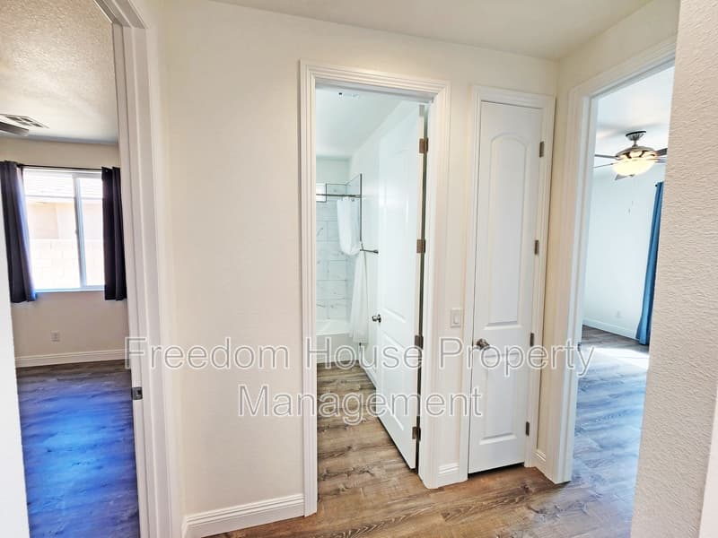 Pahrump House: 6660 Stubblefield Drive