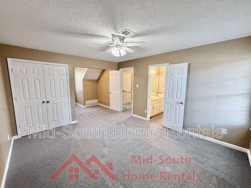 Memphis House: 5667 Crievewood Dr