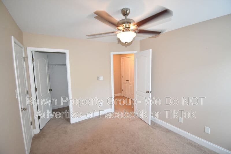 Fayetteville House: 4221 Raccoon Path