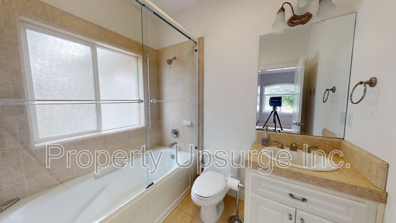 Redding House: 13497 Tierra Heights Road