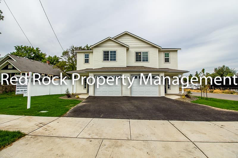 Spokane Valley Condo: 2009 North Flora Road