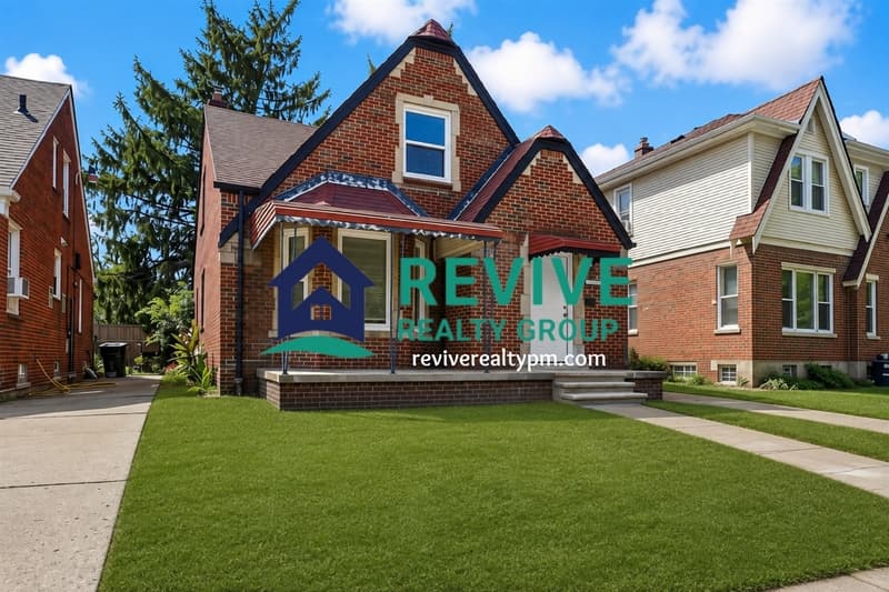 Detroit House: 18503 Prairie Street