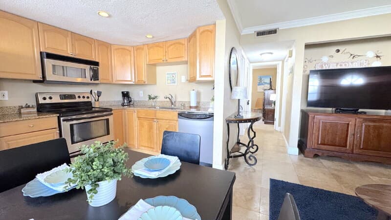 Daytona Beach Condo: 506 University Boulevard