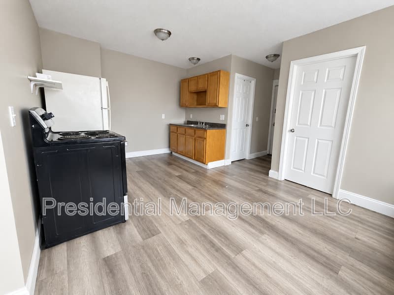 Hartford Condo: 258 Lawrence St