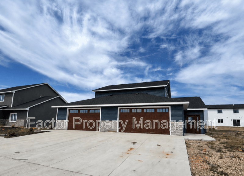 Mankato House: 3112 Noble Drive