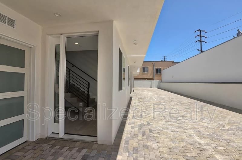 Los Angeles Townhome: 1406 Eagle Vista Drive