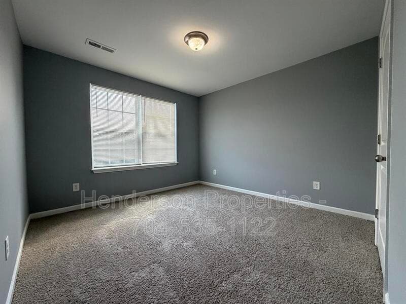 Charlottte House: 9025 Sharpes Cir