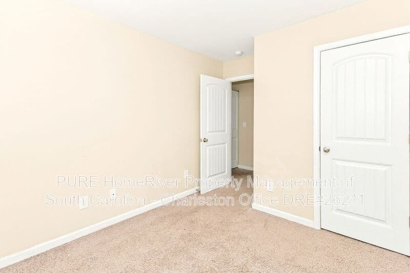 Goose Creek House: 160 Buchanan Cir