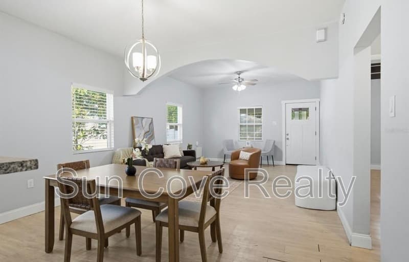 Tampa House: 2815 N Taliaferro Ave