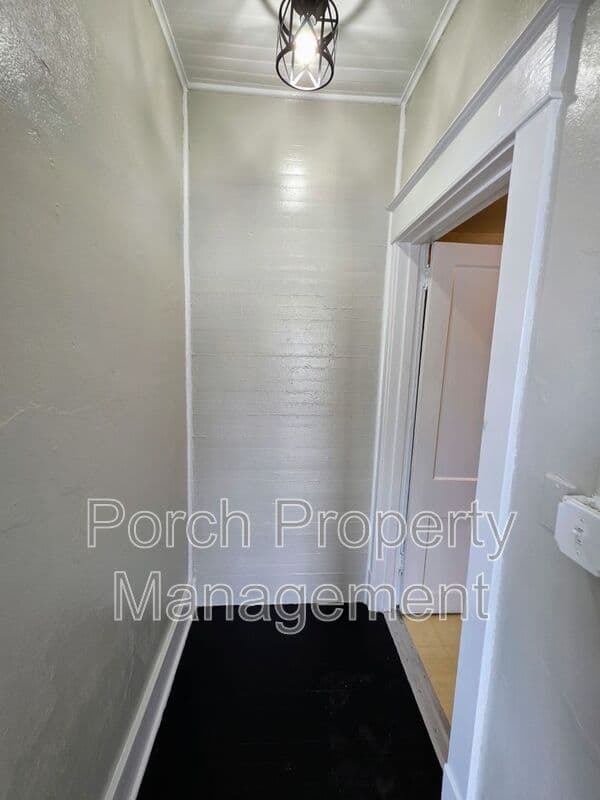 Pensacola Condo: 320 N Barcelona St