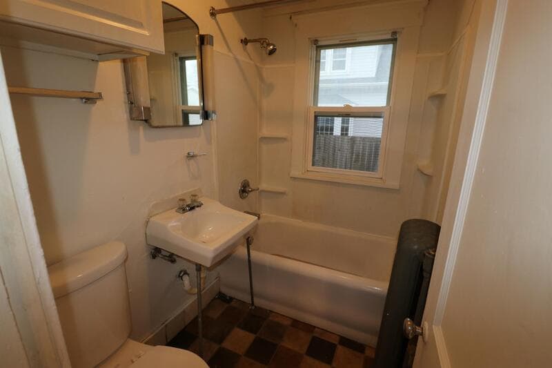 Manitowoc Condo: 1002 N. 13th St - 1302 Wisconsin Ave - 1002 N 13th St A