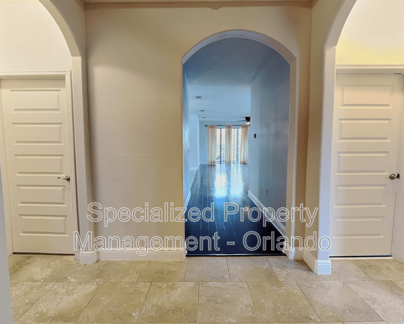 Winter Garden Townhome: 15543 Waterleigh Cove Dr