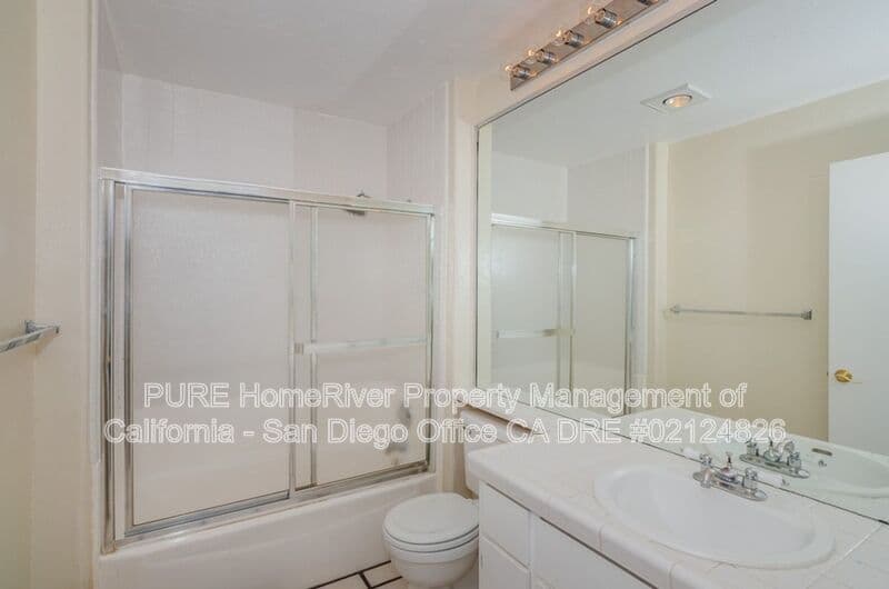 Encinitas House: 155 Rosebay Dr