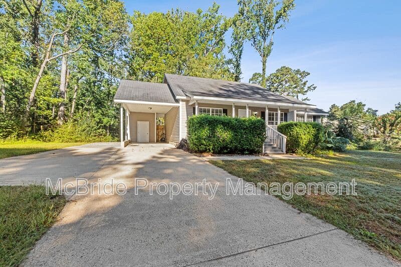 Martinez House: 4331 Roswell Drive