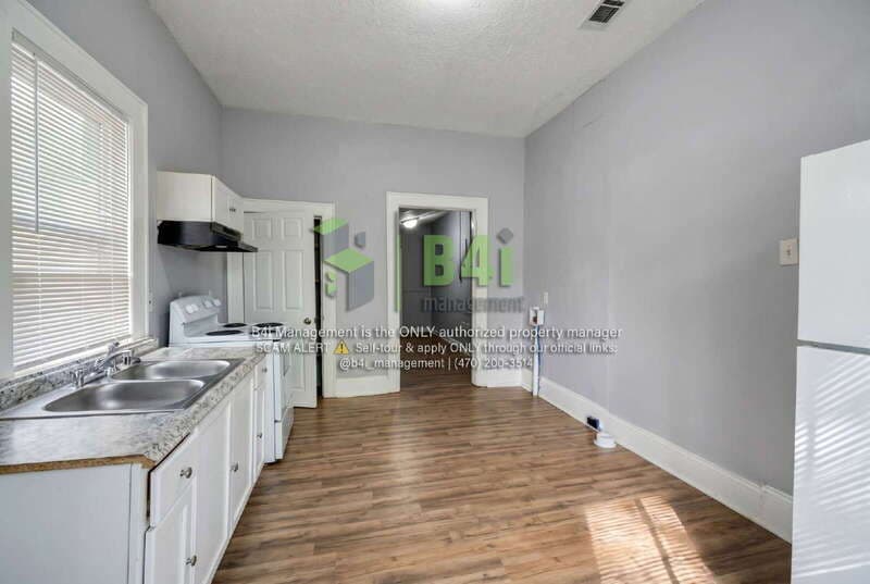 Macon House: 1240 Rocky Creek Rd